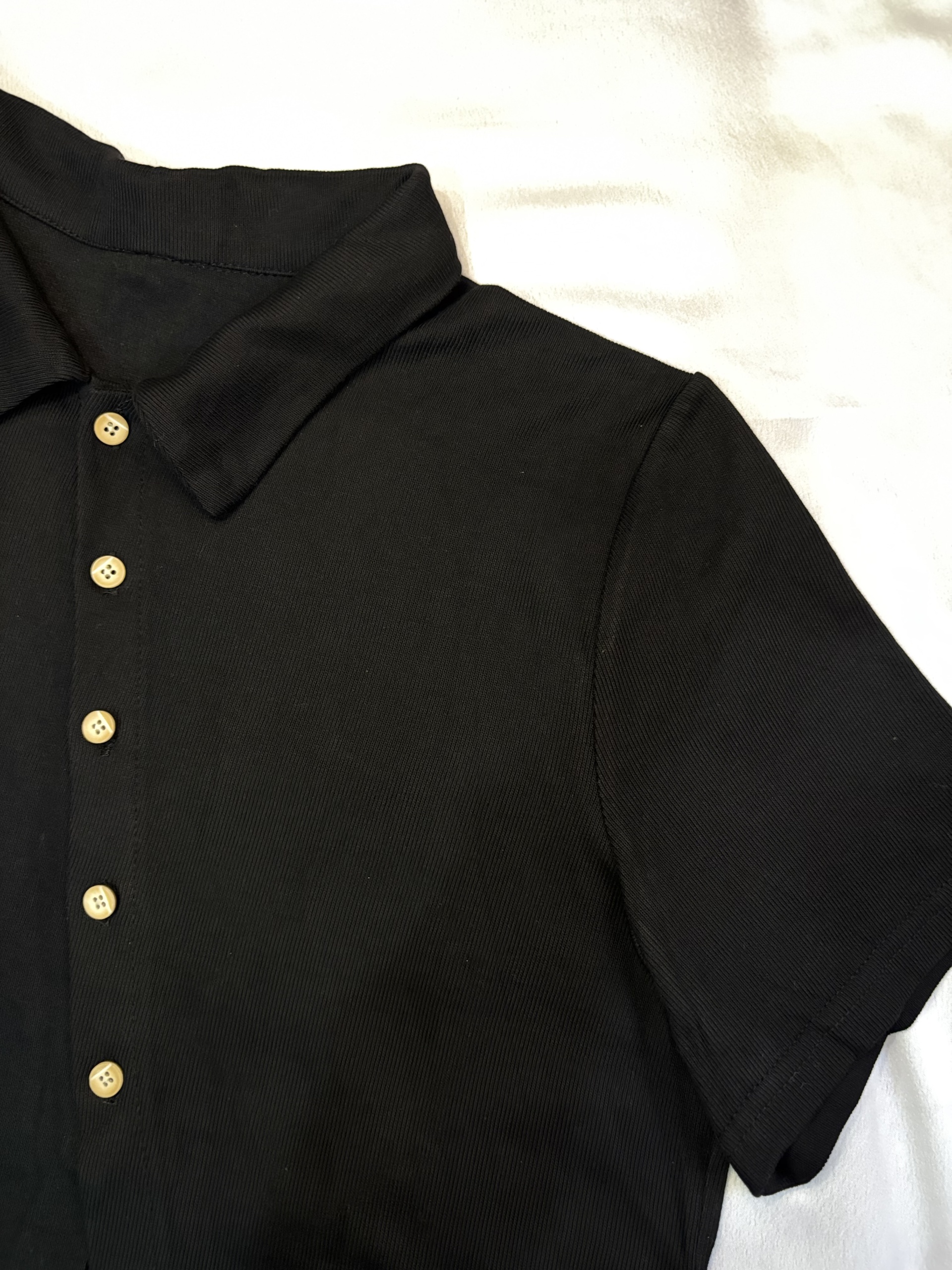 black shirt - Image 2